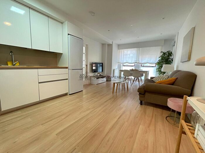 Casas en venta y pisos alquiler - 1