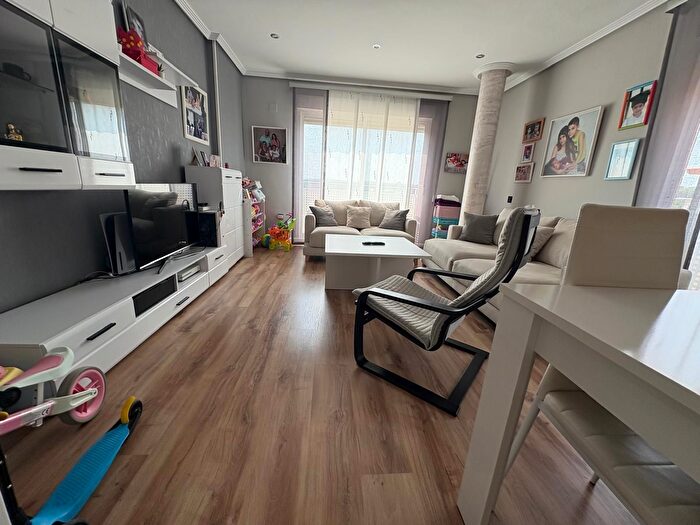 Casas en venta y pisos alquiler - 1