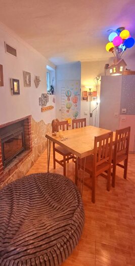 Casas en venta y pisos alquiler - 3