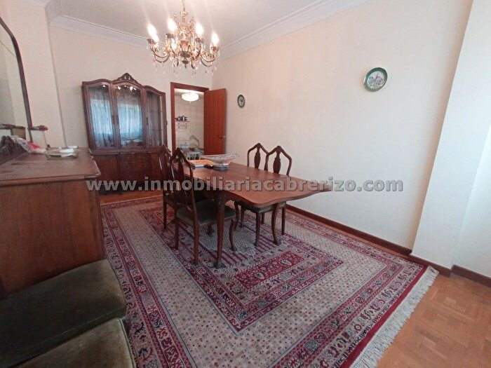 Casas en venta y pisos alquiler - 3