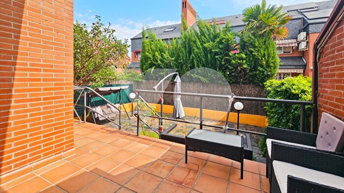 Casas en venta y pisos alquiler - 3
