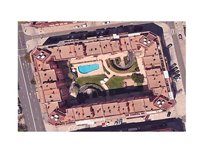 Piso en venta en San Blas, Rosas Musas de 4 habitaciones