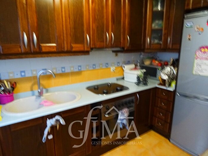 Casas en venta y pisos alquiler - 3