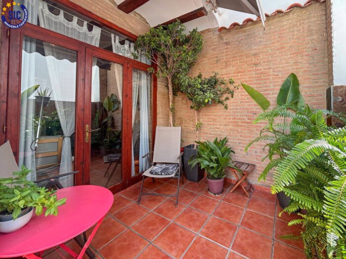 Casas en venta y pisos alquiler - 1