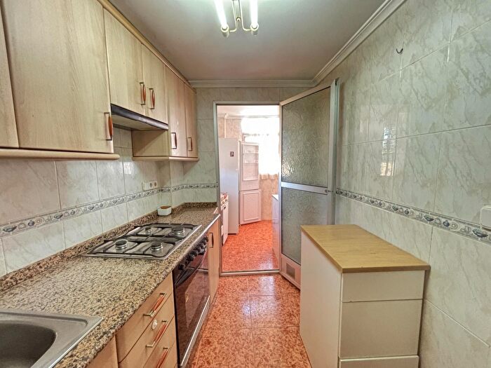 Casas en venta y pisos alquiler - 3