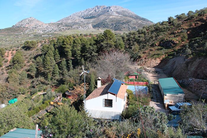 Casa en venta en El Burgo, Málaga de 5 habitaciones