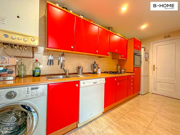 Casas en venta y pisos alquiler - 3