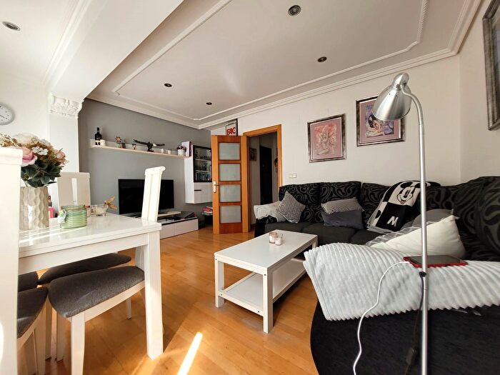 Casas en venta y pisos alquiler - 1