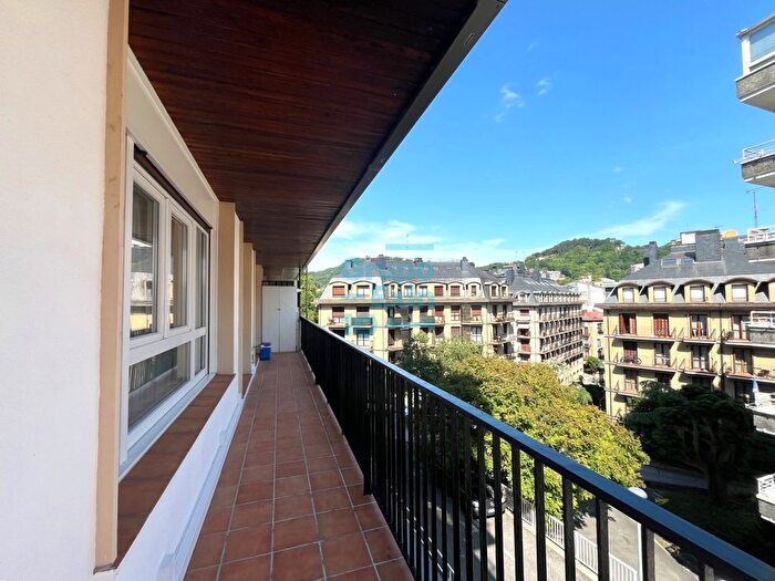 Piso en venta en Antiguo, Donostia San Sebastián de 4 habitaciones