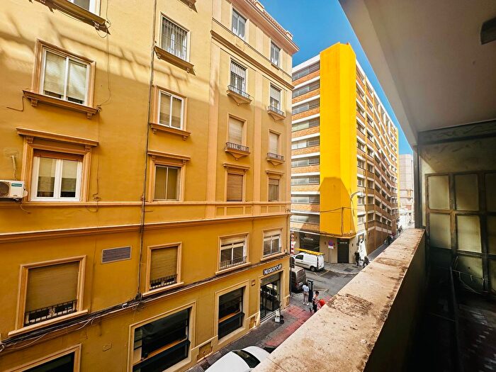 Piso en venta en Centro, Ensanche Centro Puerto de 3 habitaciones
