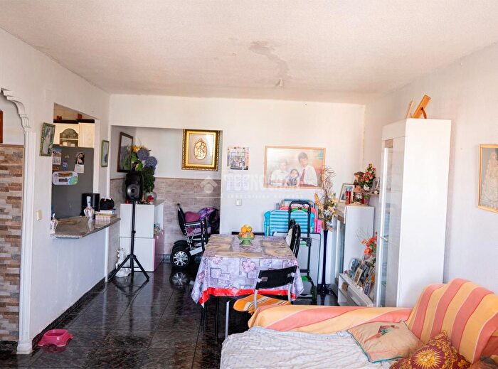 Casas en venta y pisos alquiler - 2