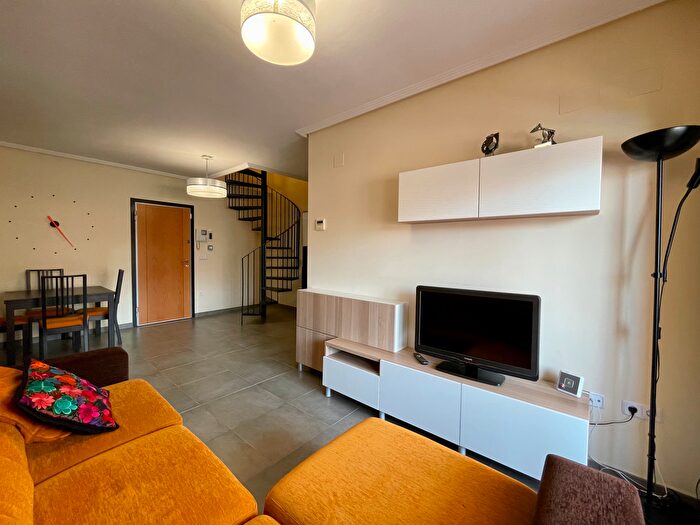 Casas en venta y pisos alquiler - 2