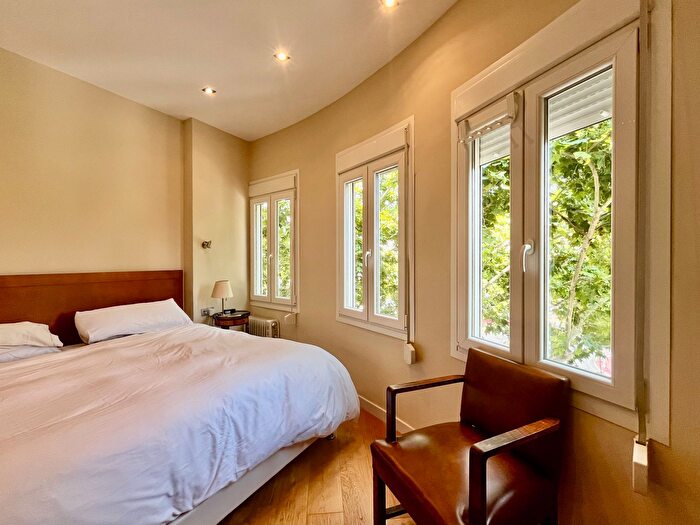Casas en venta y pisos alquiler - 3