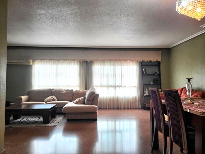 Piso en venta en San Blas, Santo Domigo de 4 habitaciones