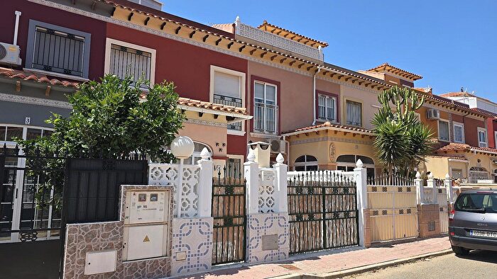 Casas en venta y pisos alquiler - 1