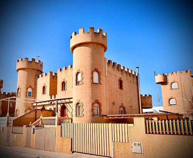 Casas en venta y pisos alquiler - 1