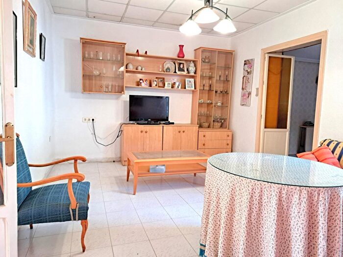 Casas en venta y pisos alquiler - 2