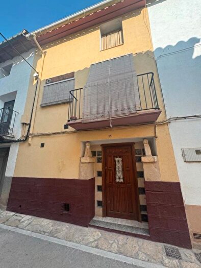 Casas en venta y pisos alquiler - 1