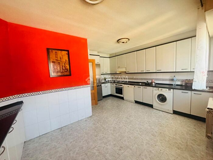 Casas en venta y pisos alquiler - 2