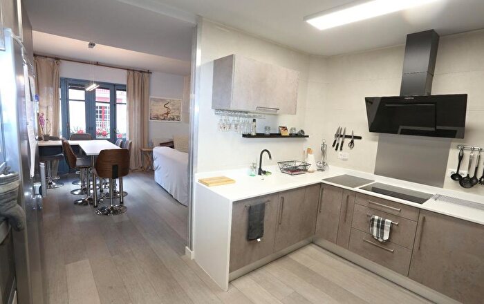 Piso en alquiler en San Bernardo Carmelitas Campus, Carmelitas de 7 habitaciones