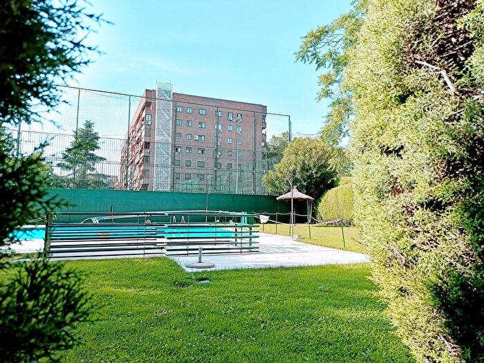 Casas en venta y pisos alquiler - 1