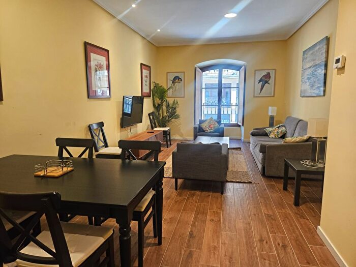 Casas en venta y pisos alquiler - 1