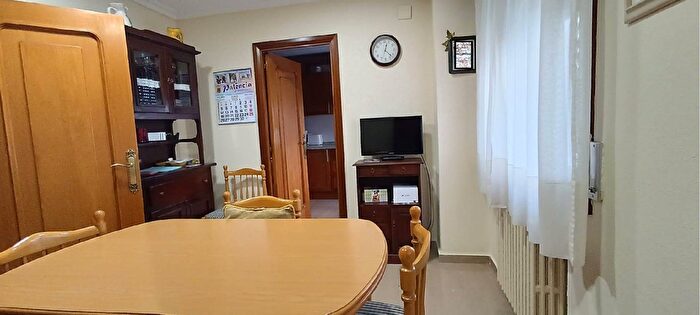 Casas en venta y pisos alquiler - 2