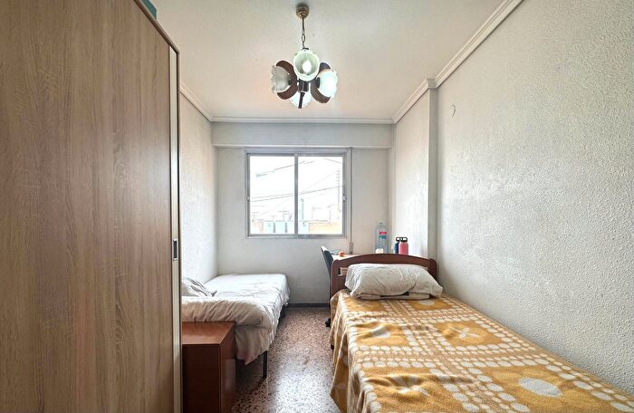 Casas en venta y pisos alquiler - 2