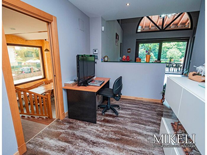 Casas en venta y pisos alquiler - 3