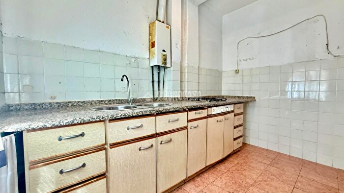 Casas en venta y pisos alquiler - 3