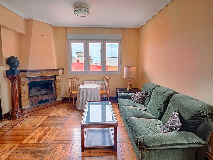Casas en venta y pisos alquiler - 3