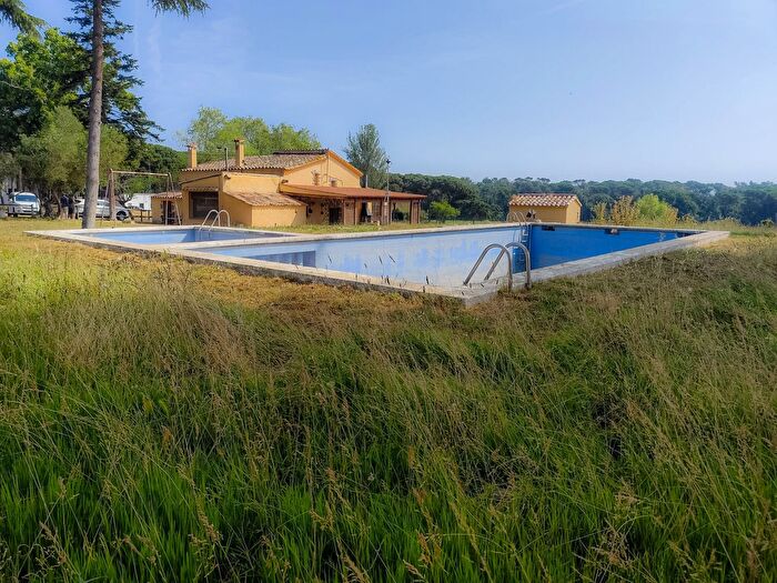 Casa en venta en Caldes de Malavella, Girona de 5 habitaciones