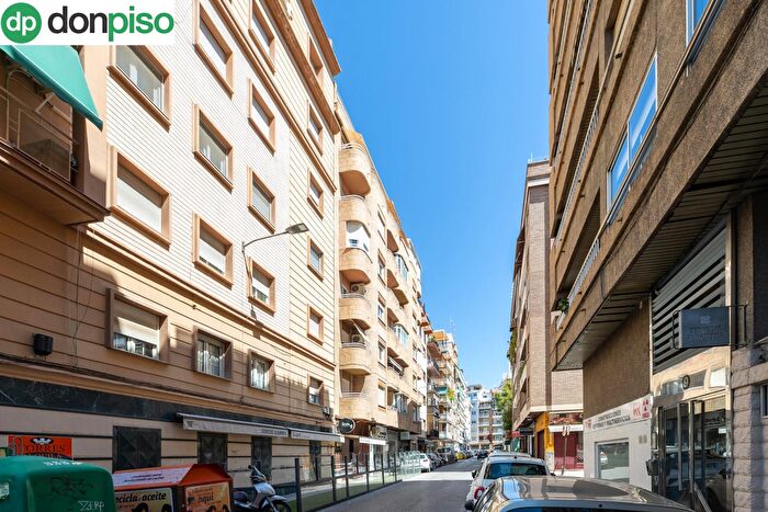 Casas en venta y pisos alquiler - 3