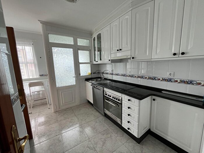 Casas en venta y pisos alquiler - 3