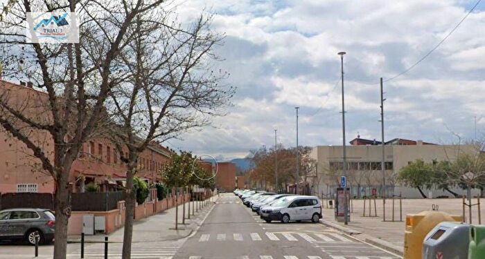 Casa en venta en Abrera, Barcelona de 5 habitaciones