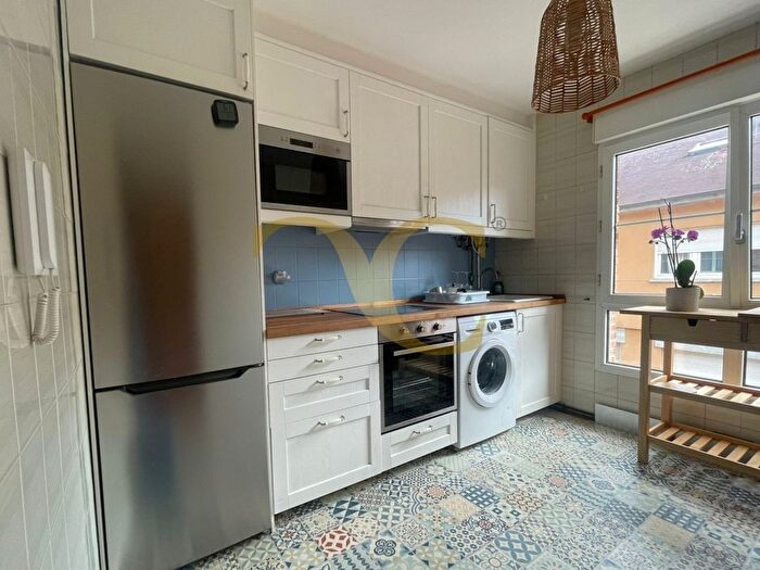 Casas en venta y pisos alquiler - 3