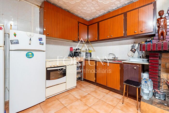 Casas en venta y pisos alquiler - 3