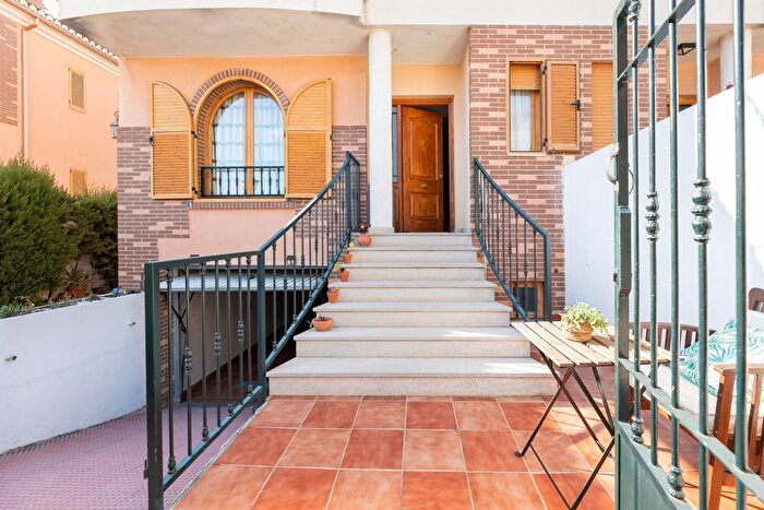 Casas en venta y pisos alquiler - 2