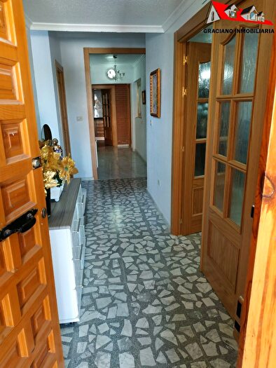 Casas en venta y pisos alquiler - 3