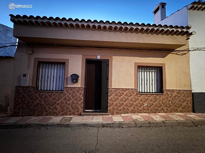 Casa en venta en Navas de Jorquera, Albacete de 3 habitaciones