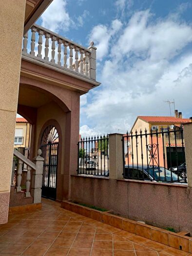 Casas en venta y pisos alquiler - 2