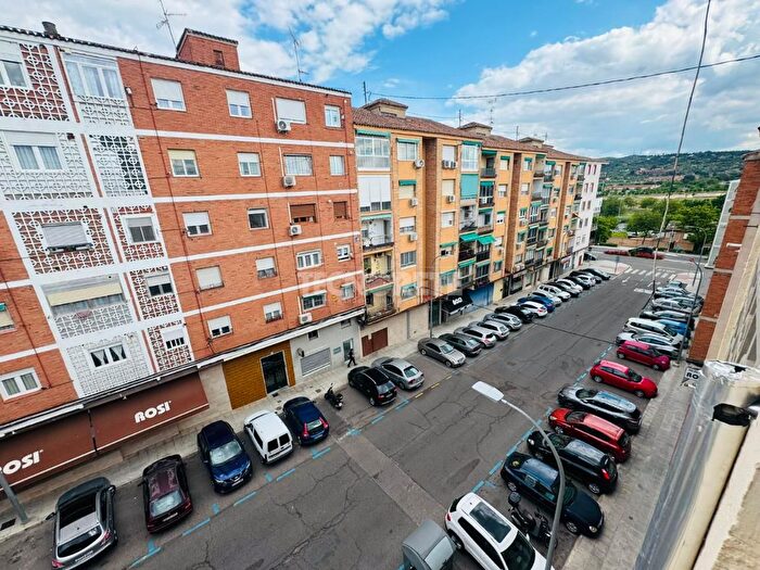 Casas en venta y pisos alquiler - 1