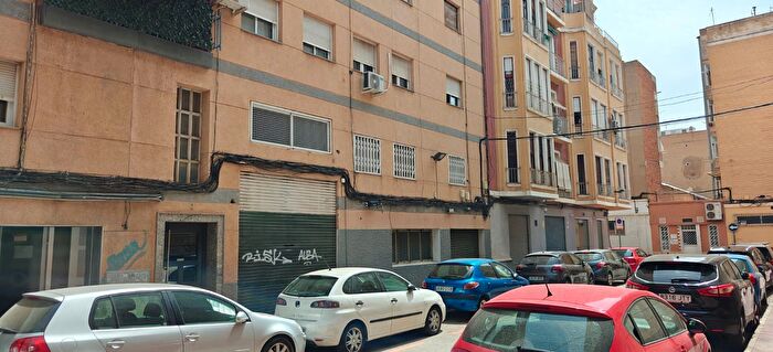 Casas en venta y pisos alquiler - 1
