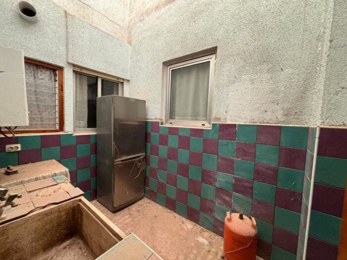 Casas en venta y pisos alquiler - 2