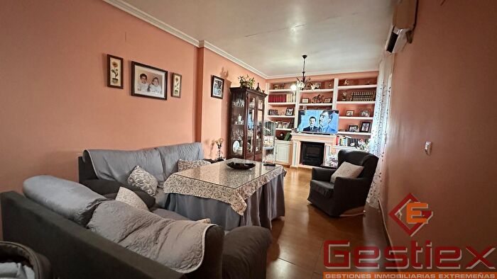 Casas en venta y pisos alquiler - 1