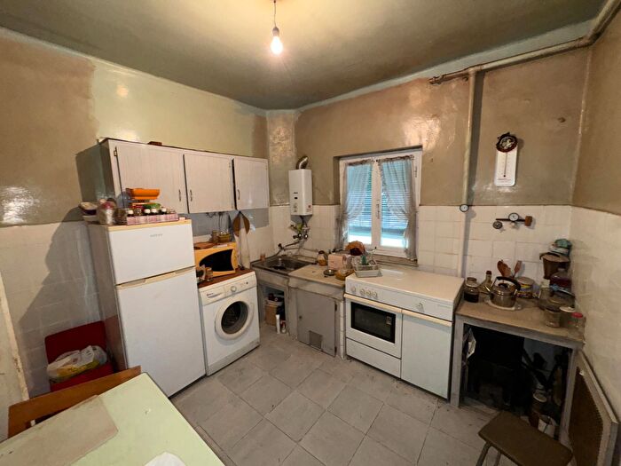 Casas en venta y pisos alquiler - 1