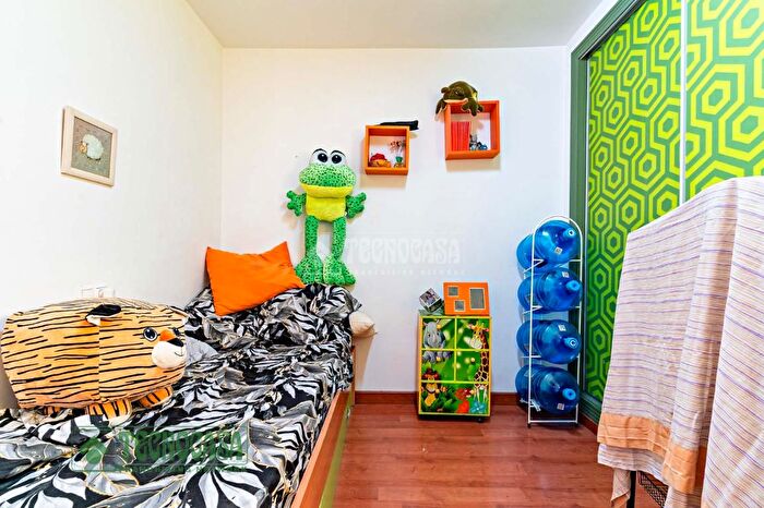 Casas en venta y pisos alquiler - 3