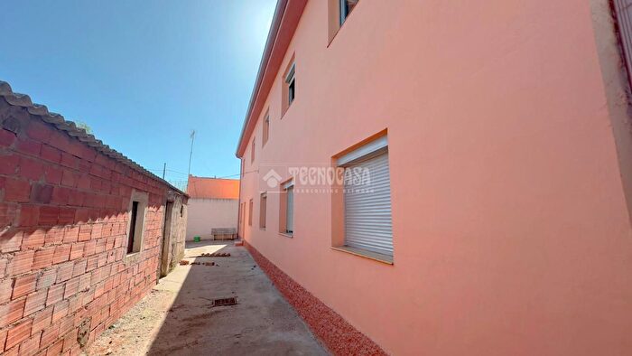 Casas en venta y pisos alquiler - 2