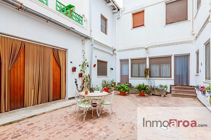 Casas en venta y pisos alquiler - 1