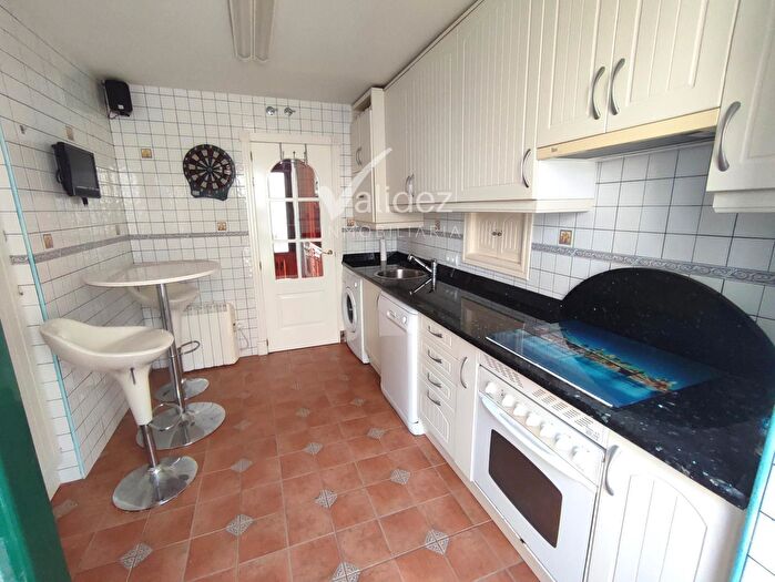 Casas en venta y pisos alquiler - 1